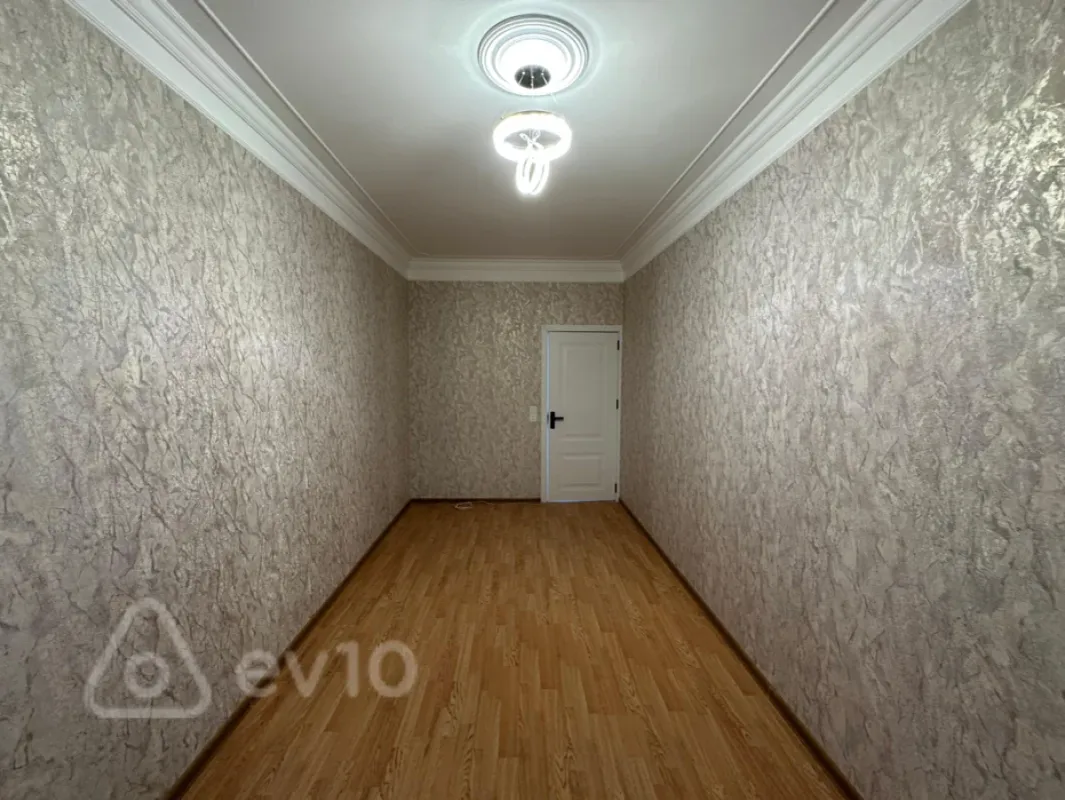 Satılır 2 otaqlı köhnə tikili 50 m²