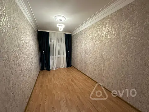 Satılır 2 otaqlı köhnə tikili 50 m²
