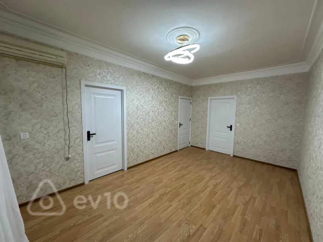 Satılır 2 otaqlı köhnə tikili 50 m²