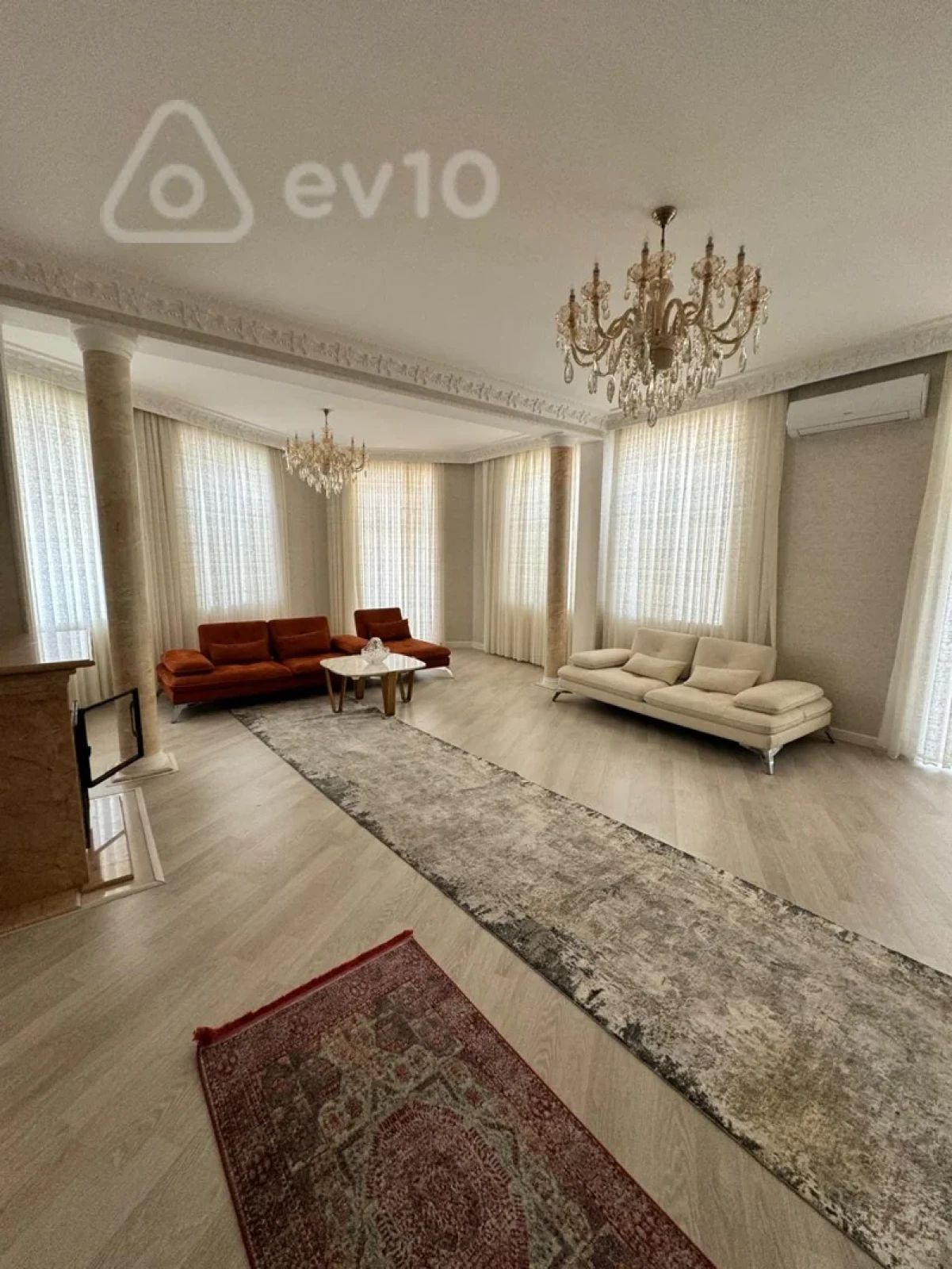 Kirayə verilir 4 otaqlı köhnə tikili 200 m²