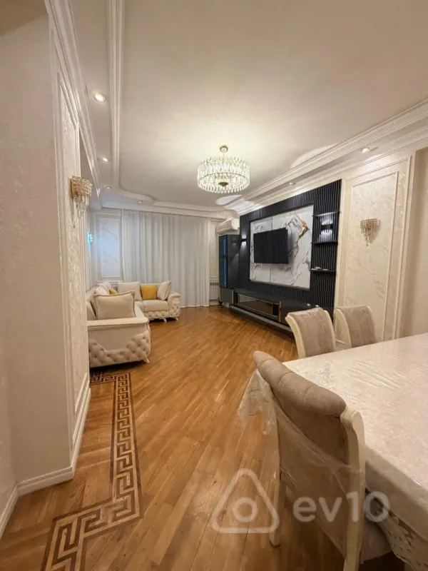 Satılır 3 otaqlı yeni tikili 132 m²