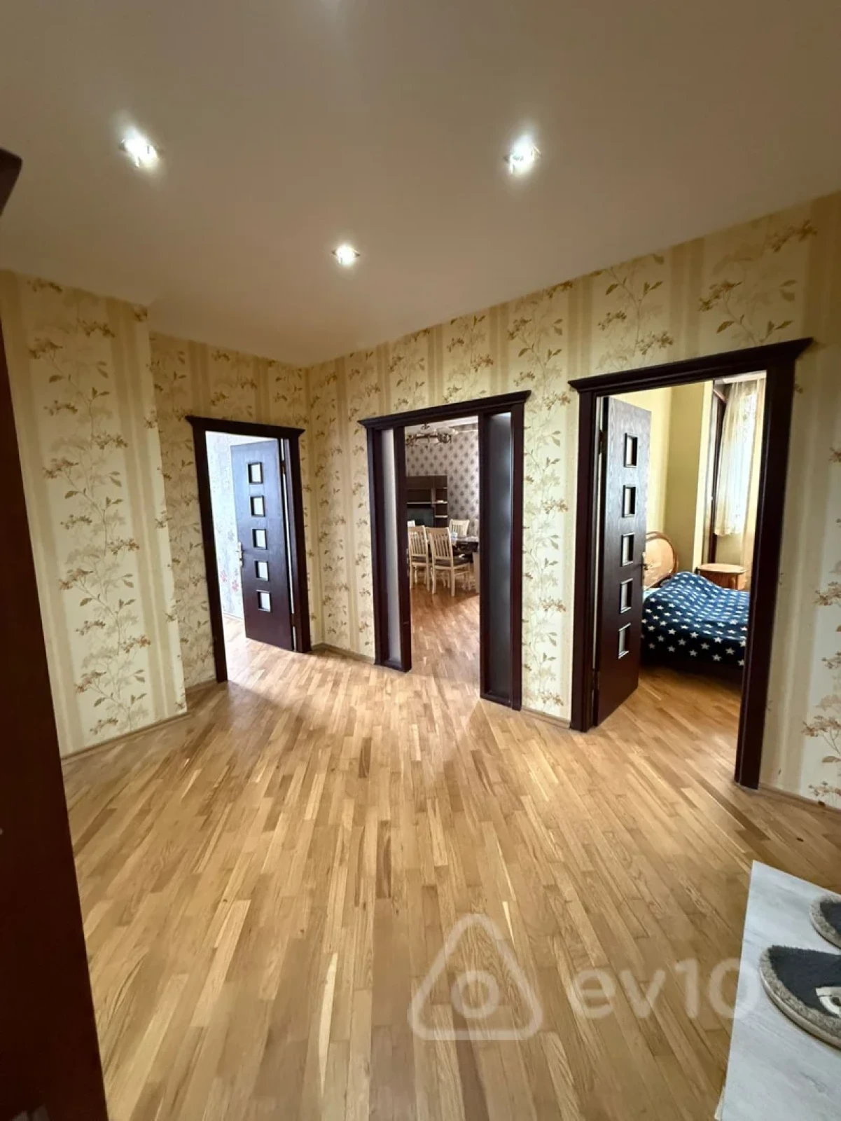 Kirayə verilir 3 otaqlı yeni tikili 100 m²