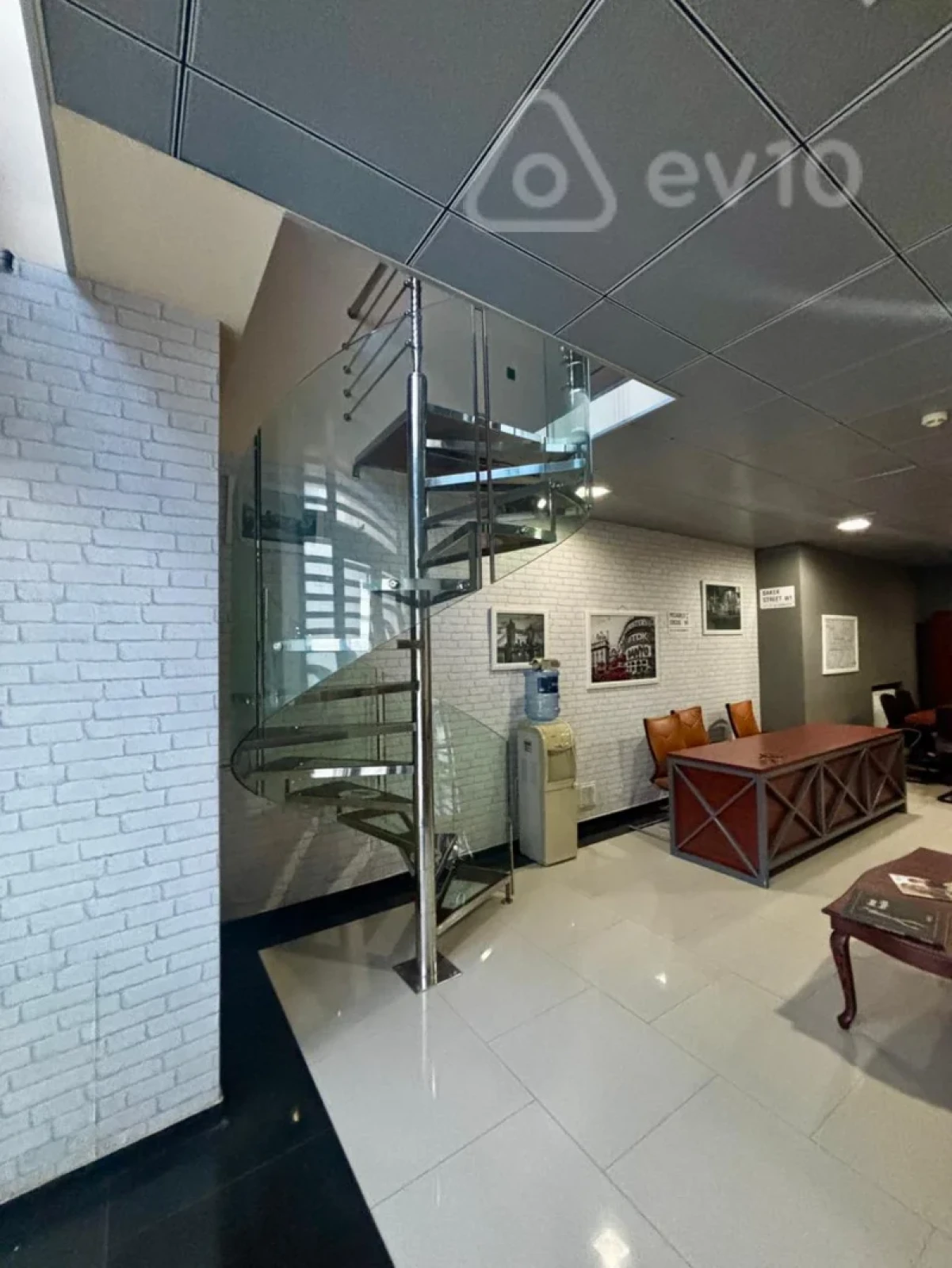 Kirayə verilir 2 otaqlı ofis 100 m²