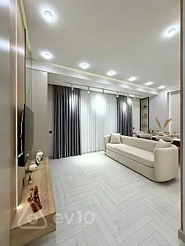 Satılır 2 otaqlı yeni tikili 76 m²