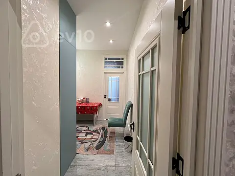 Satılır 2 otaqlı yeni tikili 60 m²