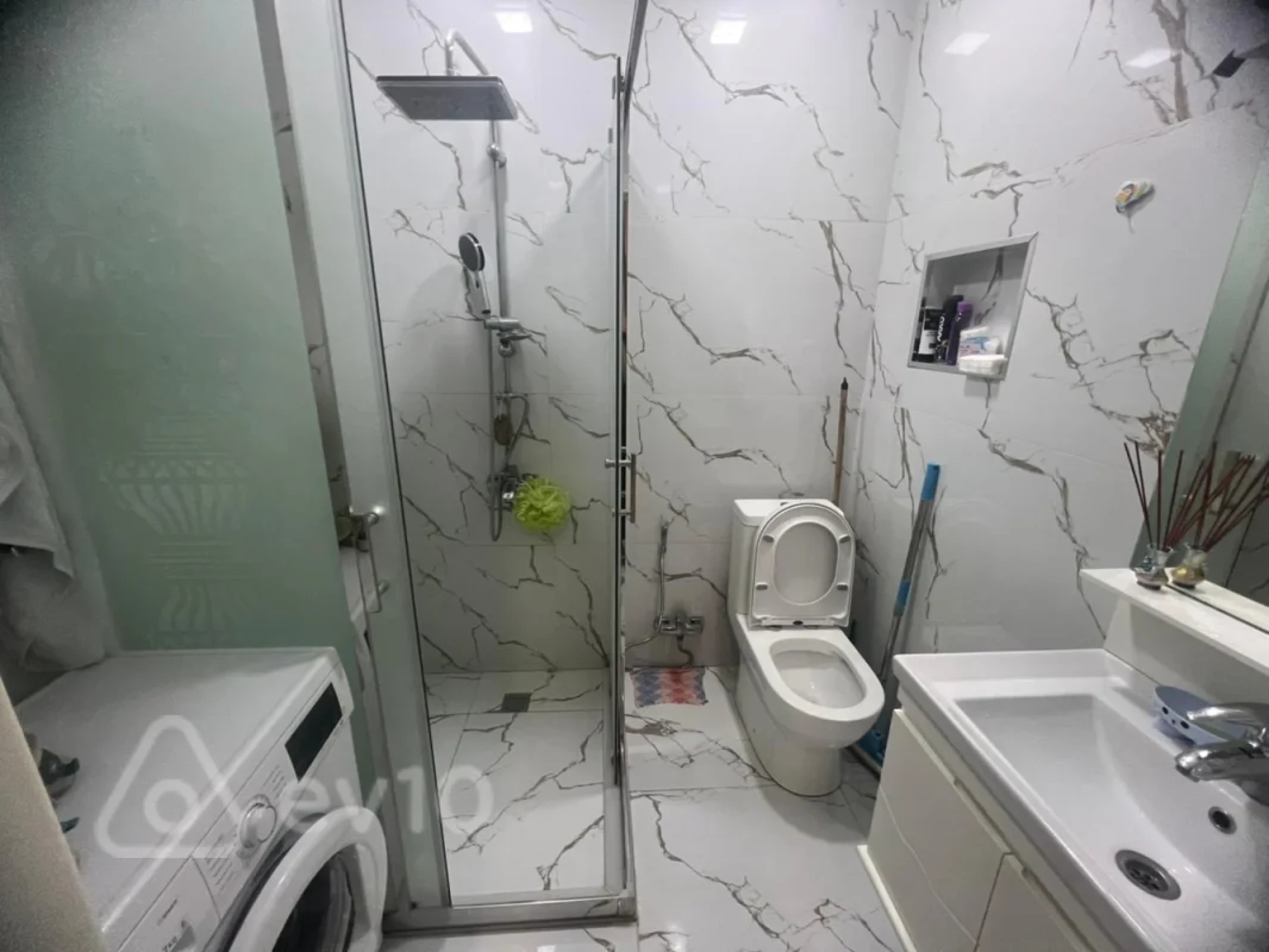 Satılır 2 otaqlı yeni tikili 60 m²