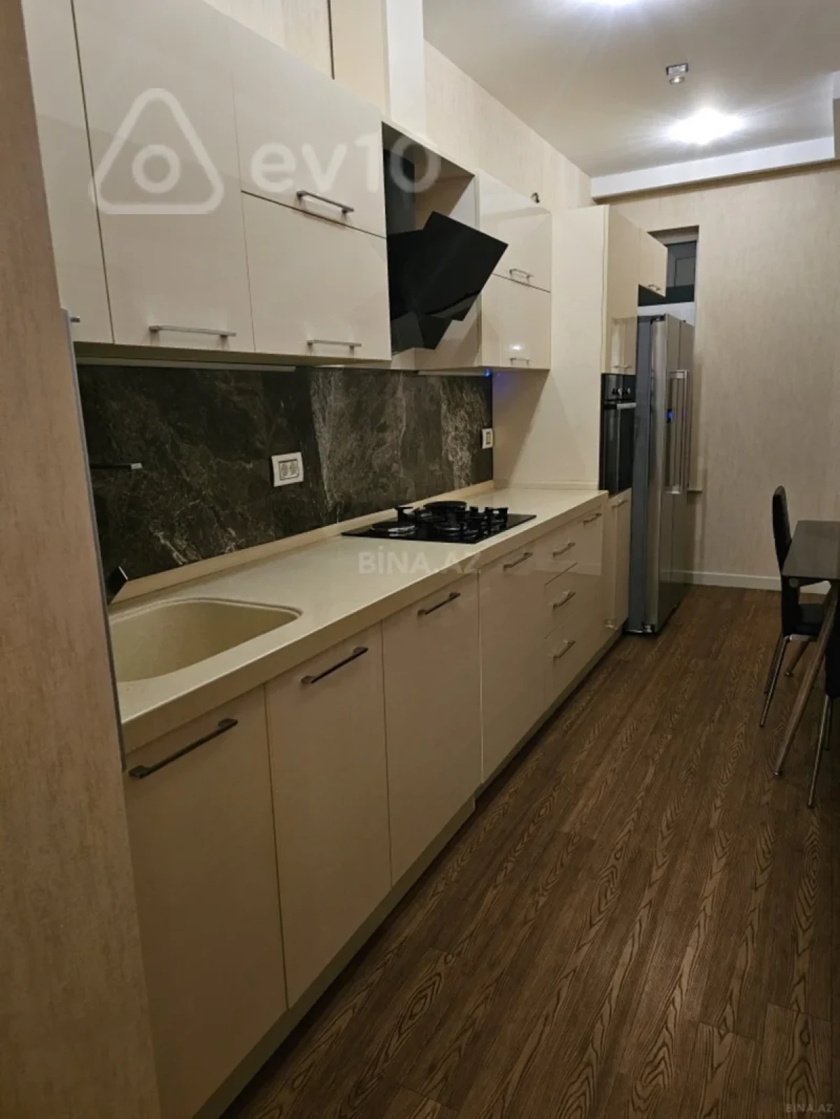 Kirayə verilir 3 otaqlı yeni tikili 110 m²