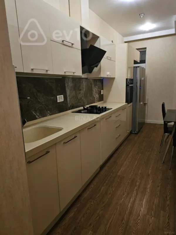 Kirayə verilir 3 otaqlı yeni tikili 110 m²