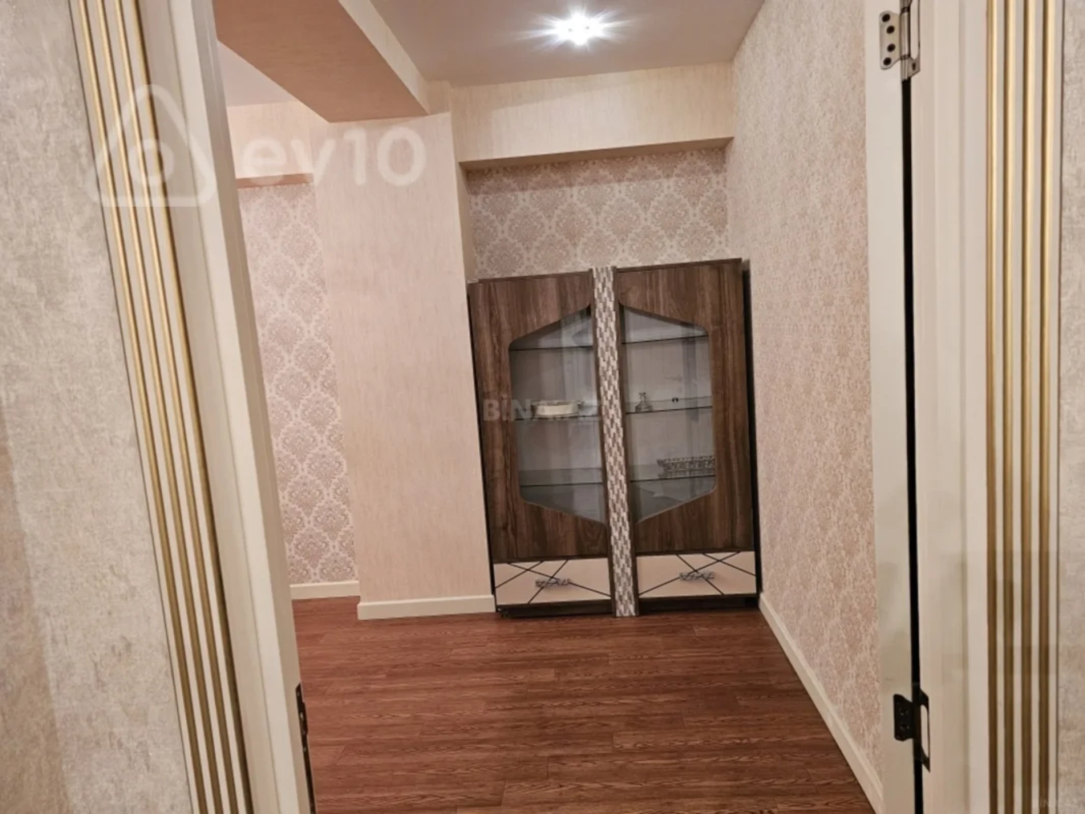 Kirayə verilir 3 otaqlı yeni tikili 110 m²