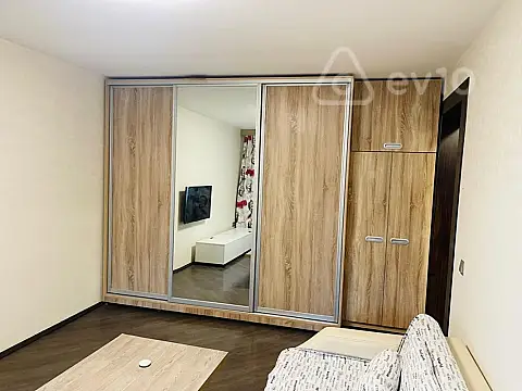 Kirayə verilir 1 otaqlı köhnə tikili 40 m²
