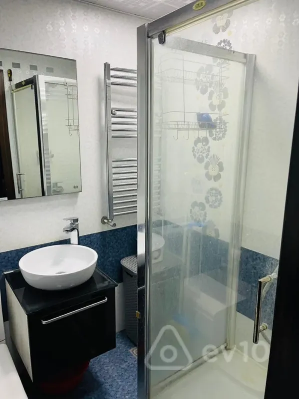 Kirayə verilir 1 otaqlı köhnə tikili 40 m²