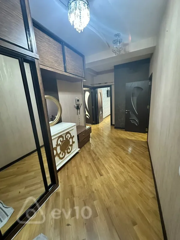 Kirayə verilir 3 otaqlı yeni tikili 100 m²