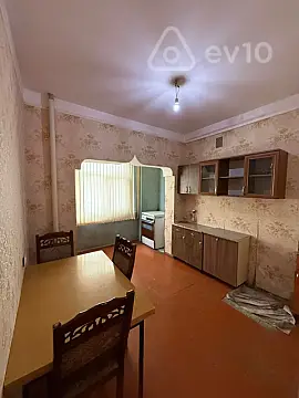 Satılır 1 otaqlı köhnə tikili 45 m²
