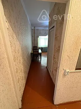 Satılır 1 otaqlı köhnə tikili 45 m²