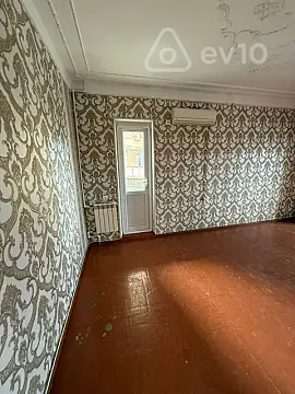 Satılır 1 otaqlı köhnə tikili 45 m²