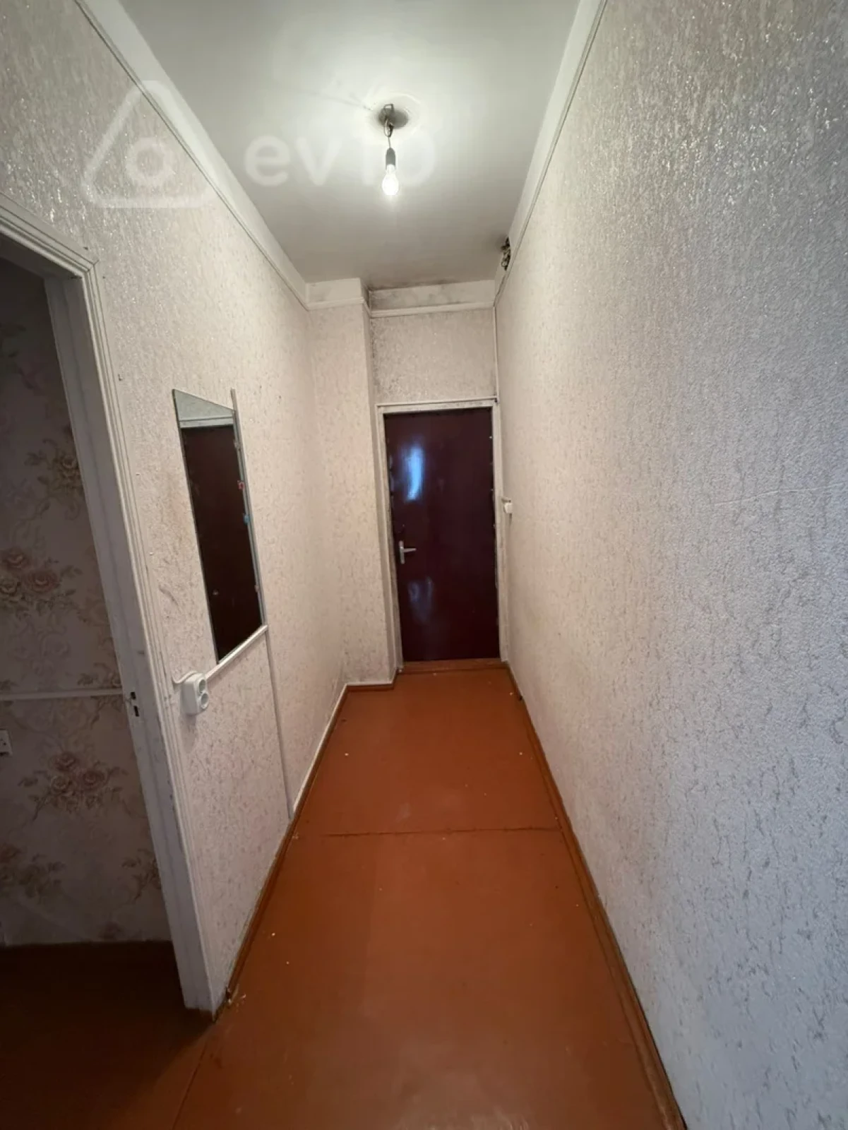 Satılır 1 otaqlı köhnə tikili 45 m²