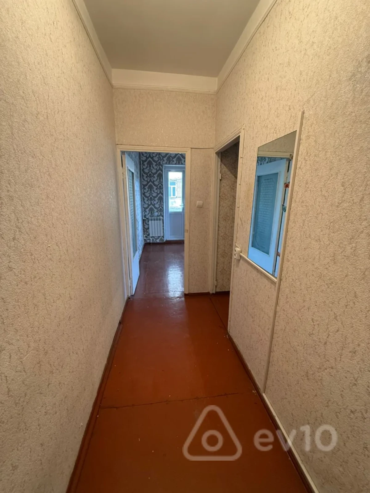 Satılır 1 otaqlı köhnə tikili 45 m²