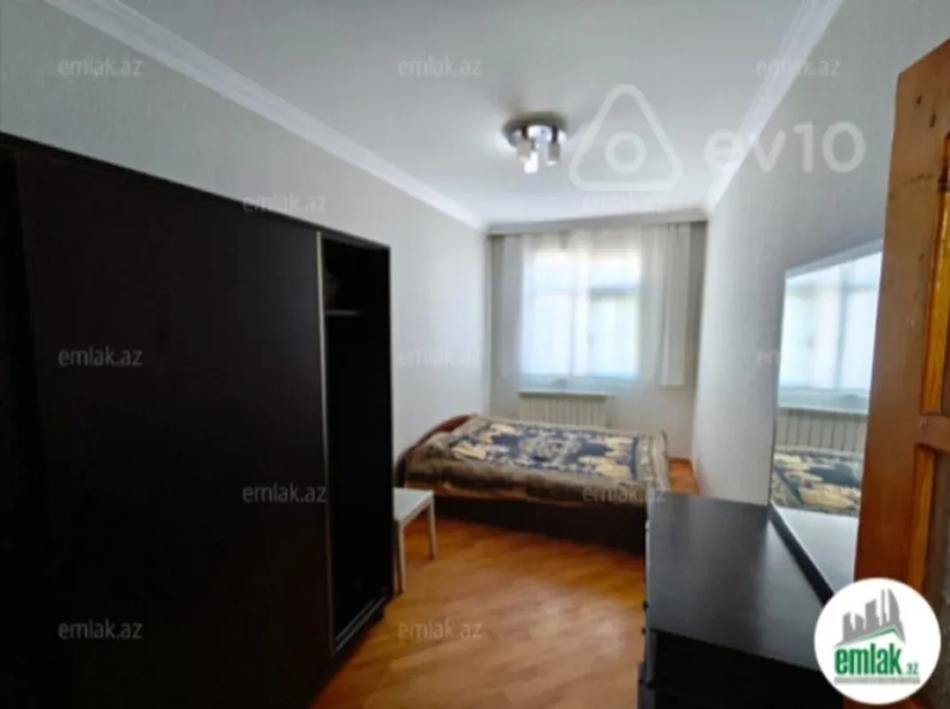 Kirayə verilir 2 otaqlı köhnə tikili 55 m²