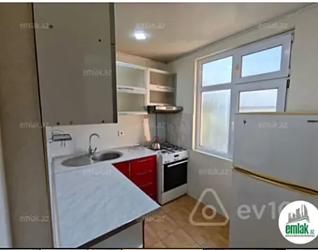 Kirayə verilir 2 otaqlı köhnə tikili 55 m²