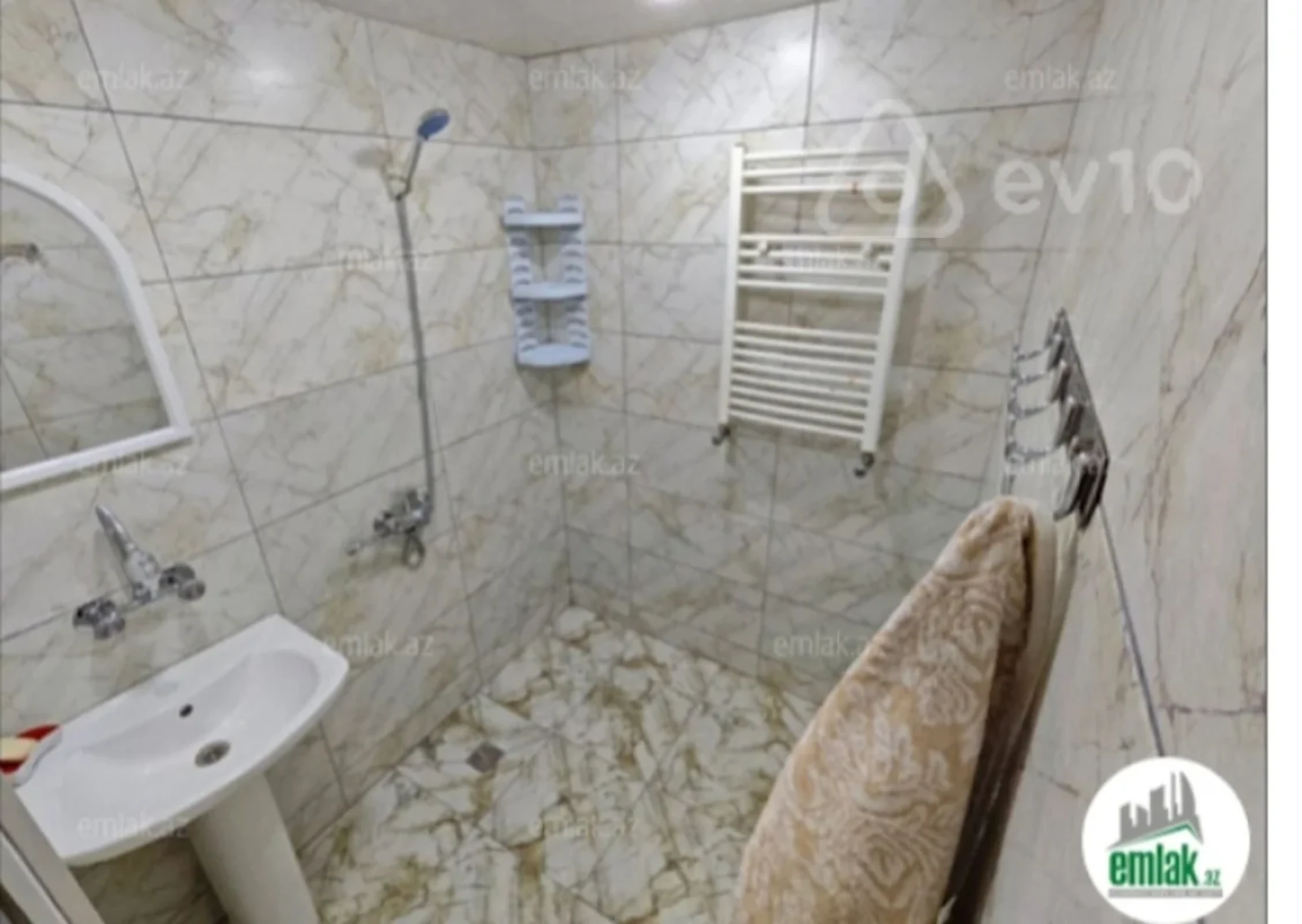 Kirayə verilir 2 otaqlı köhnə tikili 55 m²
