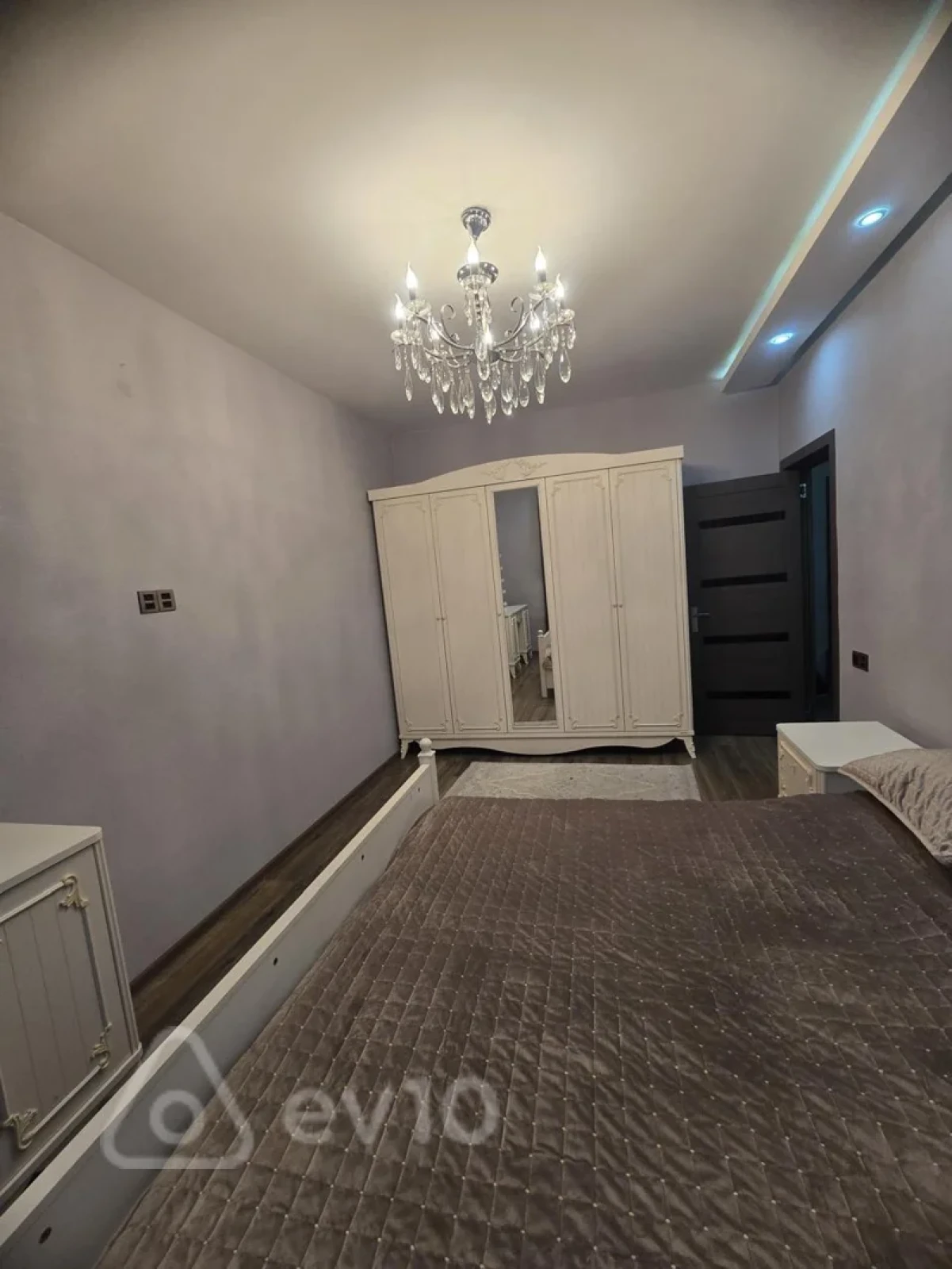 Kirayə verilir 3 otaqlı köhnə tikili 80 m²