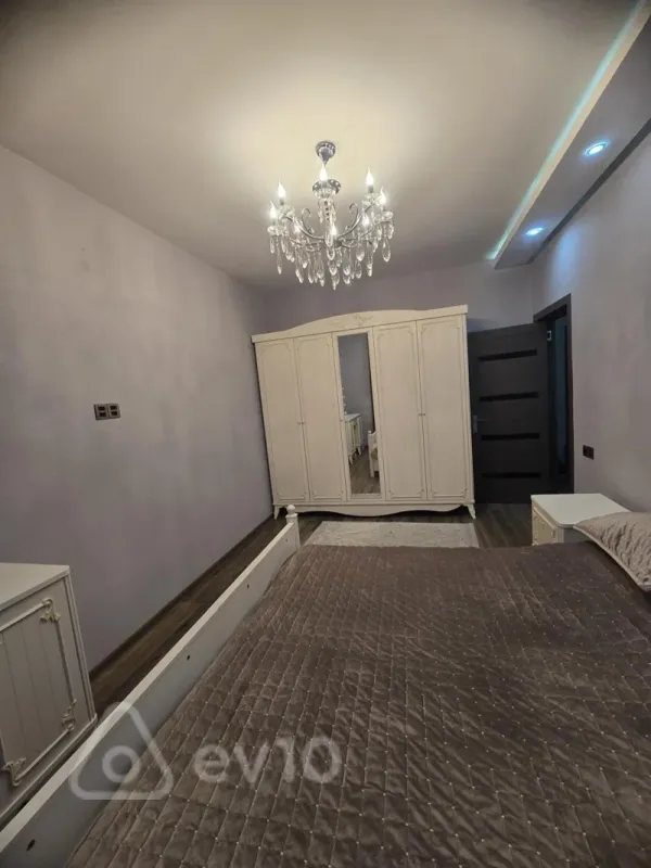 Kirayə verilir 3 otaqlı köhnə tikili 80 m²