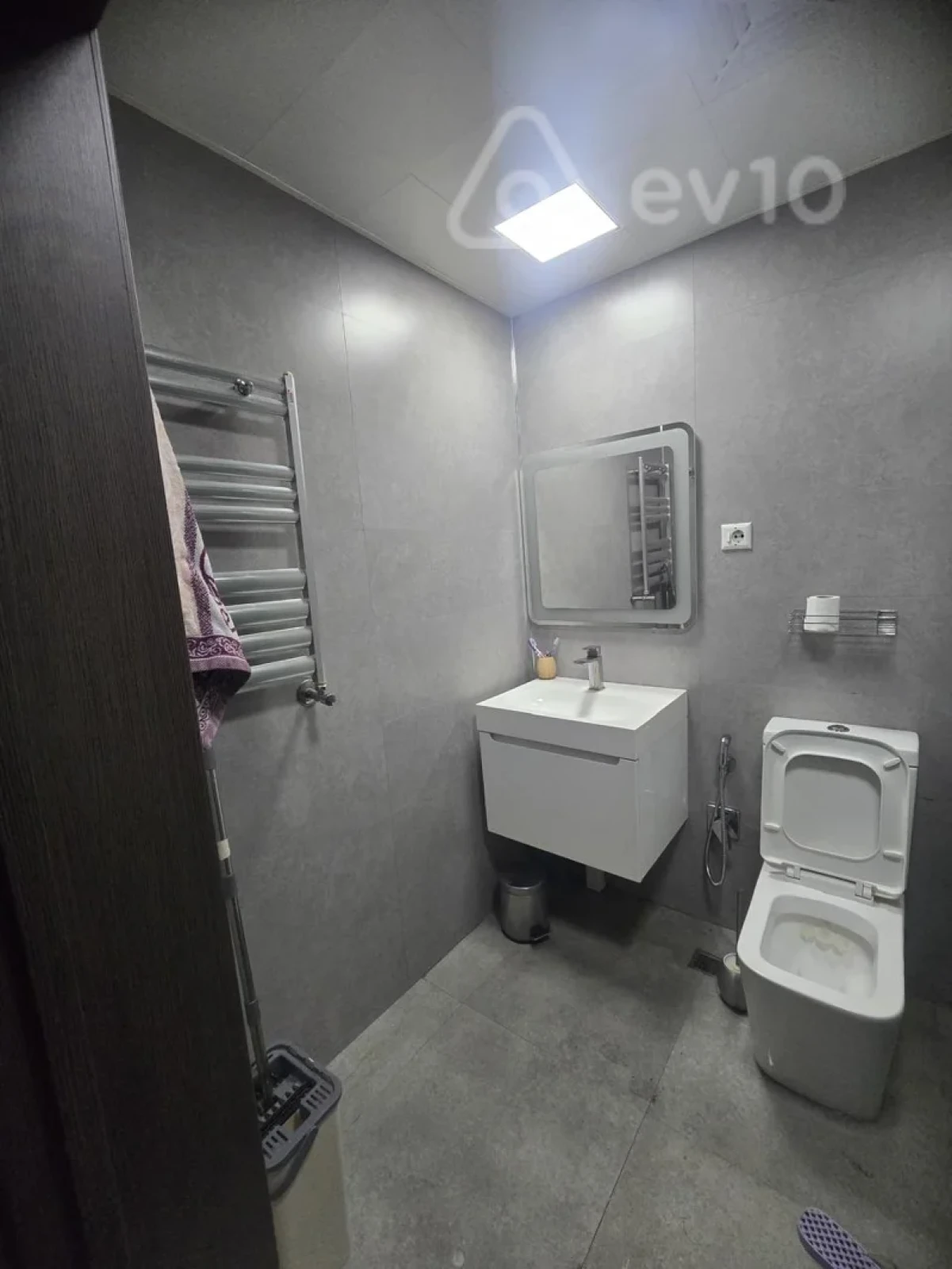 Kirayə verilir 3 otaqlı köhnə tikili 80 m²