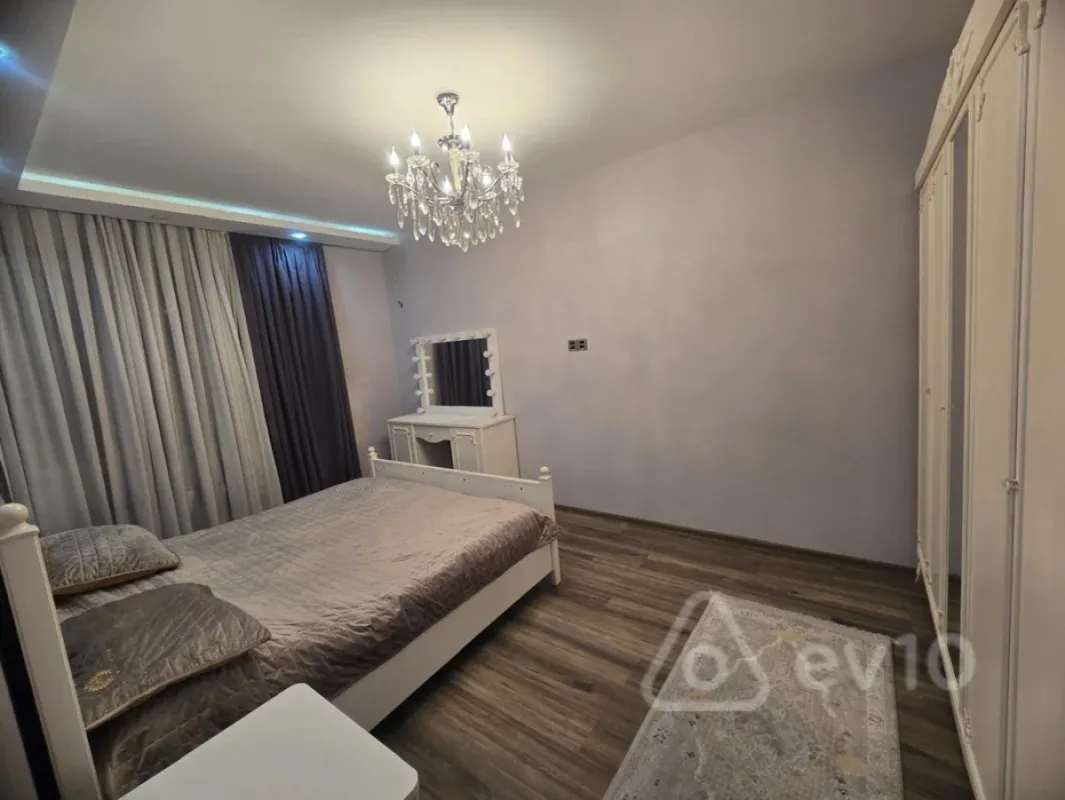 Kirayə verilir 3 otaqlı köhnə tikili 80 m²