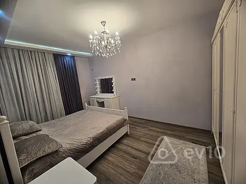 Kirayə verilir 3 otaqlı köhnə tikili 80 m²