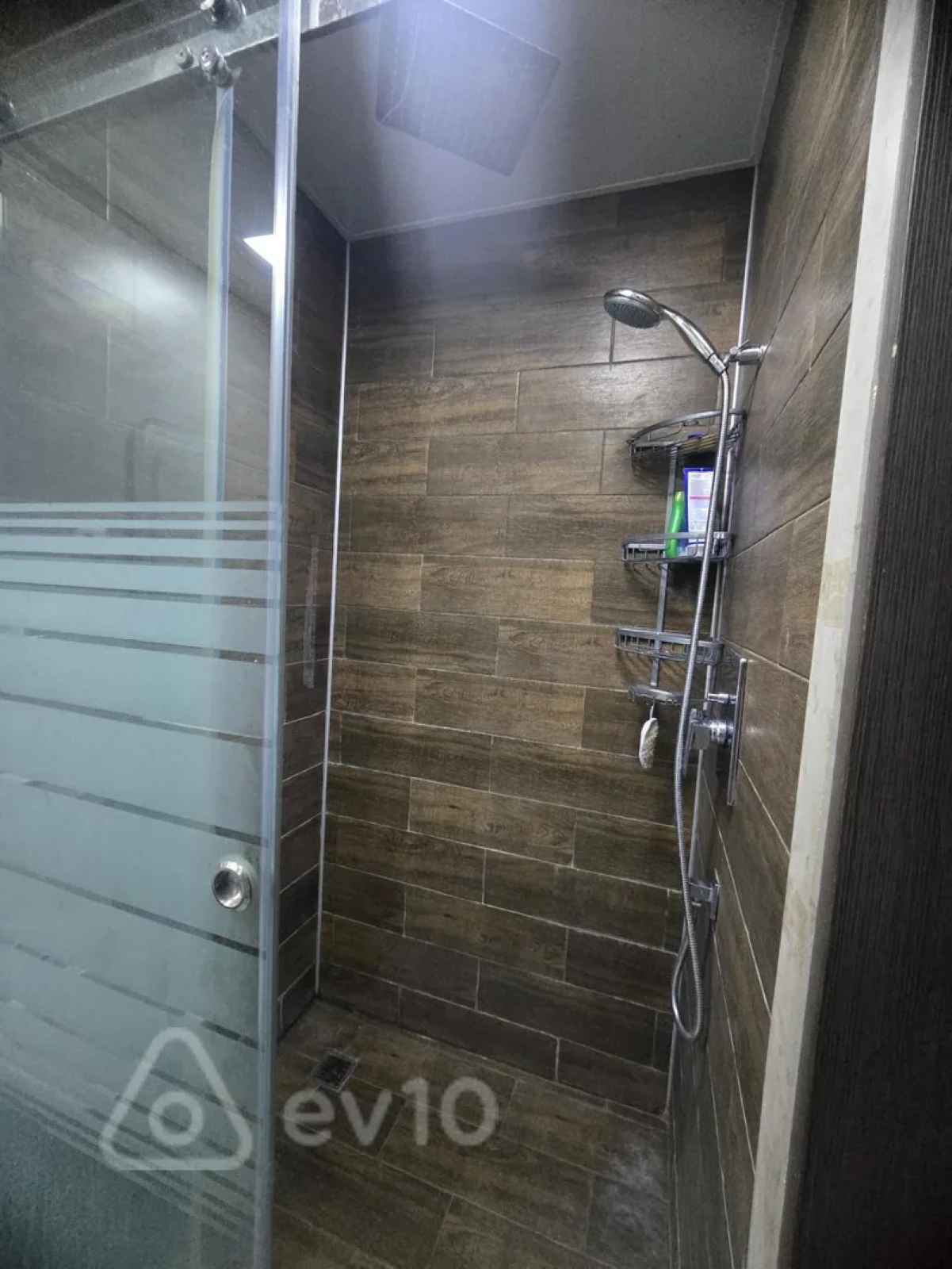 Kirayə verilir 3 otaqlı köhnə tikili 80 m²