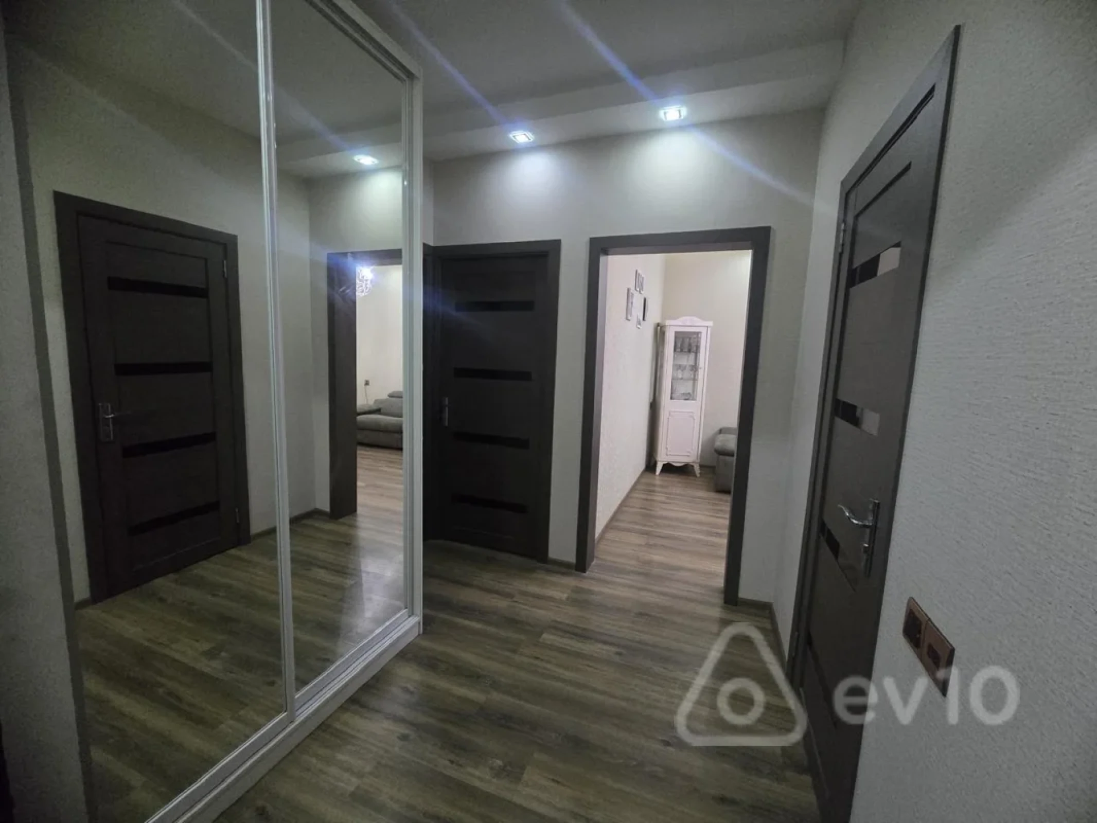 Kirayə verilir 3 otaqlı köhnə tikili 80 m²