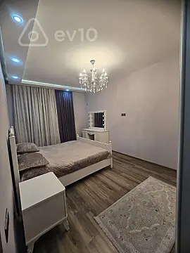 Kirayə verilir 3 otaqlı köhnə tikili 80 m²