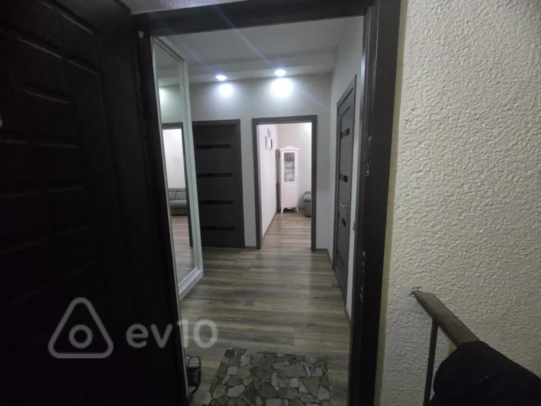 Kirayə verilir 3 otaqlı köhnə tikili 80 m²