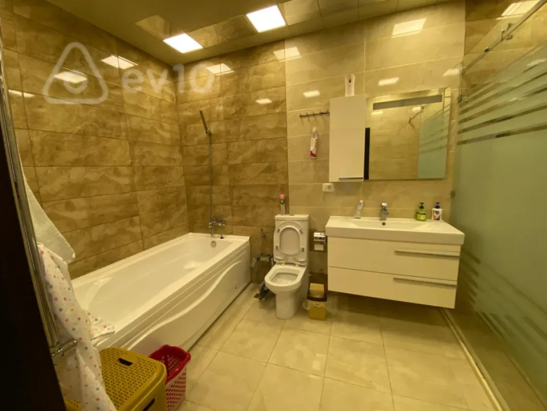 Satılır 3 otaqlı yeni tikili 160 m²