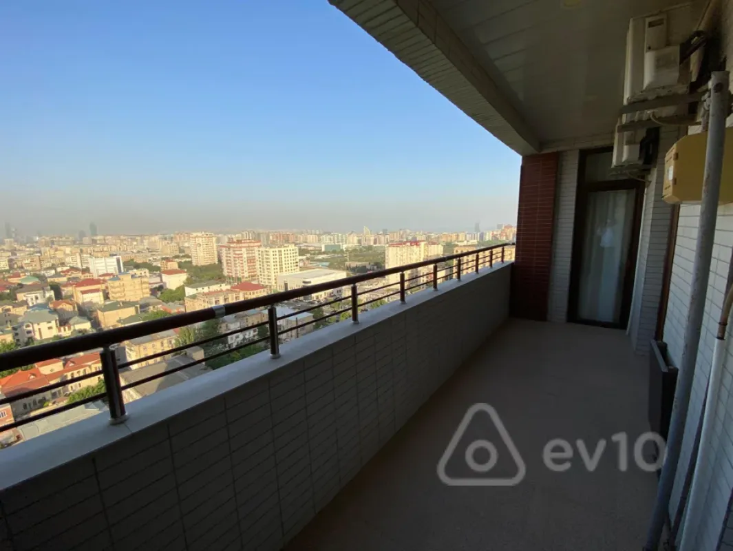Satılır 3 otaqlı yeni tikili 160 m²