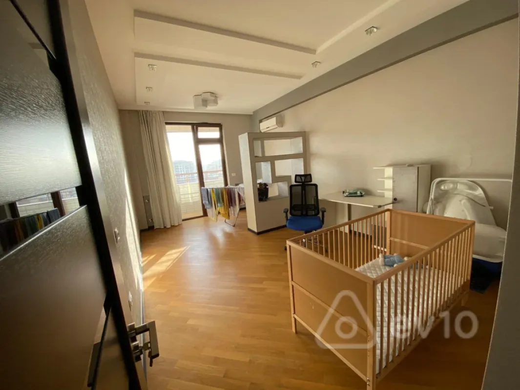 Satılır 3 otaqlı yeni tikili 160 m²