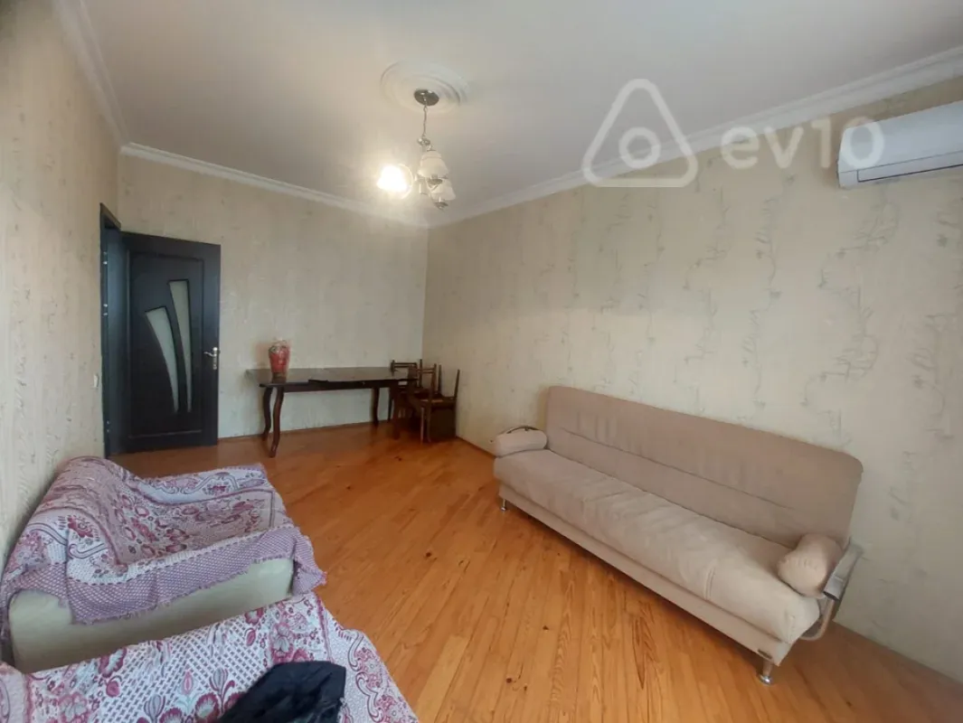 Kirayə verilir 2 otaqlı köhnə tikili 65 m²