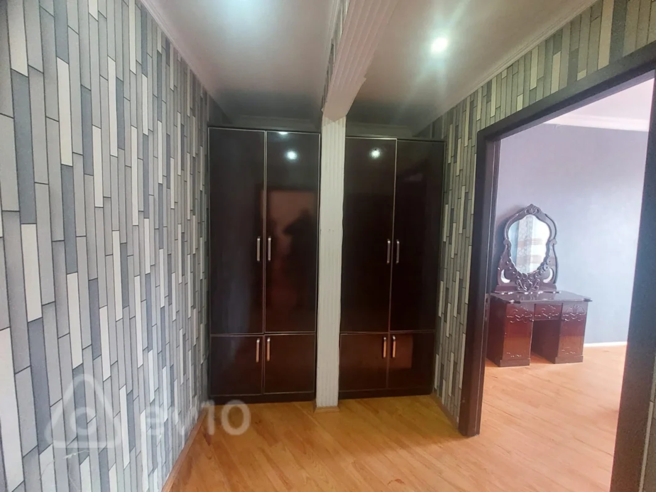 Kirayə verilir 2 otaqlı köhnə tikili 65 m²