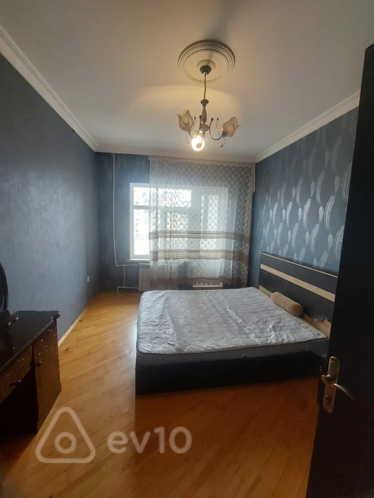 Kirayə verilir 2 otaqlı köhnə tikili 65 m²