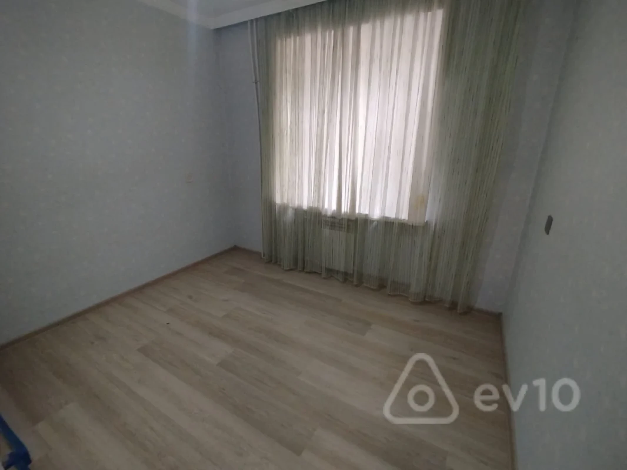 Kirayə verilir 3 otaqlı köhnə tikili 65 m²