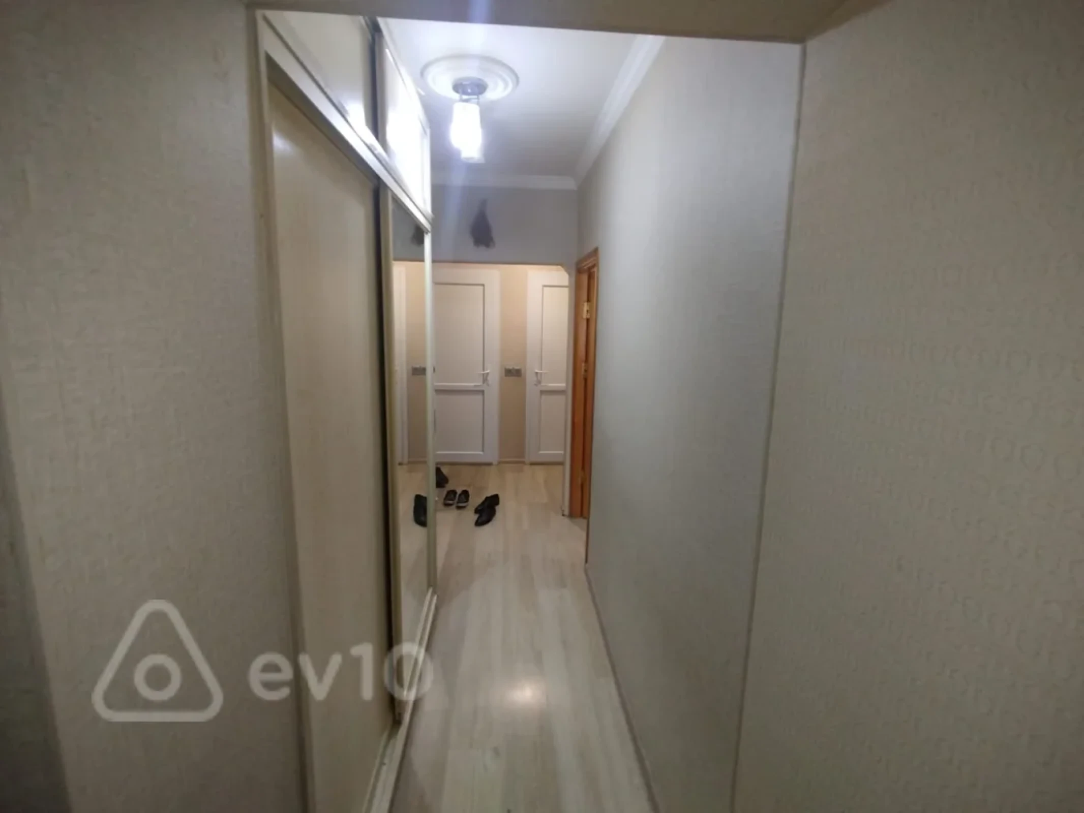 Kirayə verilir 3 otaqlı köhnə tikili 65 m²