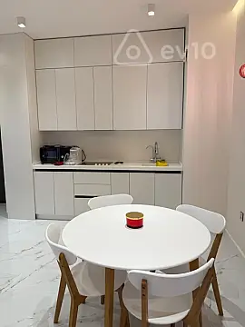 Kirayə verilir 1 otaqlı yeni tikili 40 m²