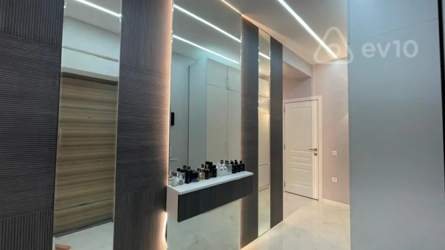 Kirayə verilir 2 otaqlı yeni tikili 55 m²