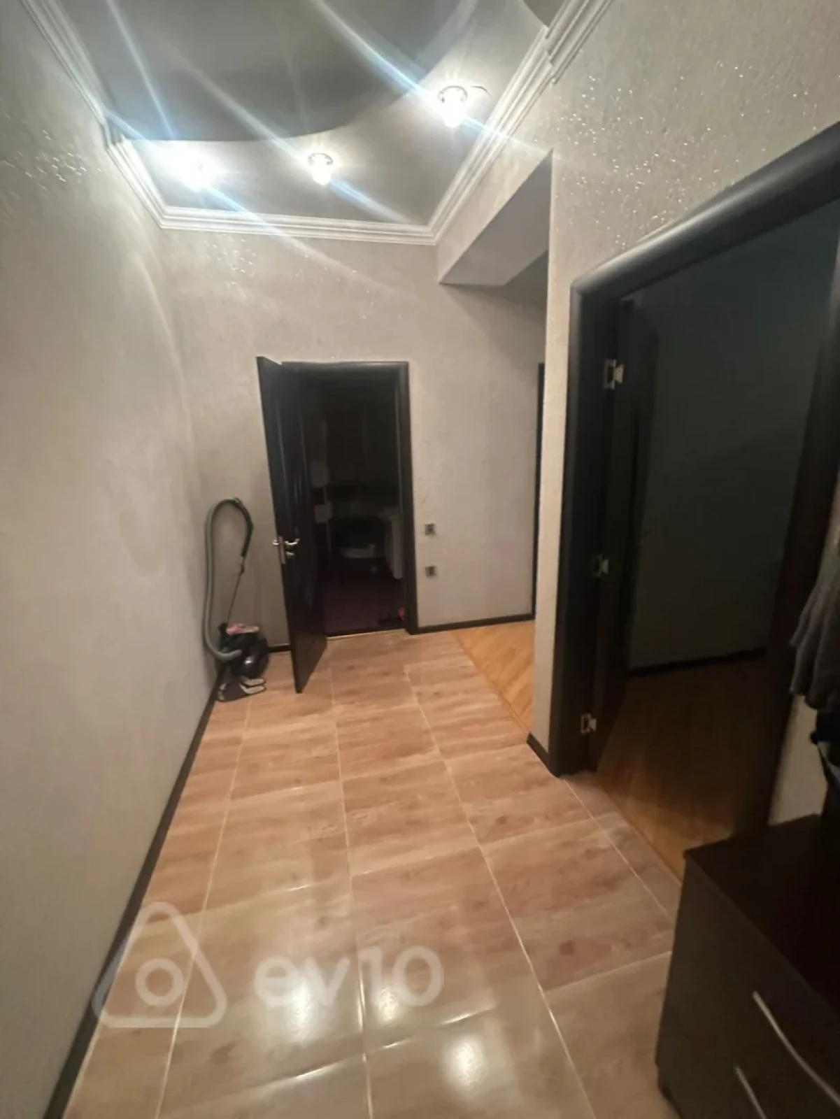 Satılır 2 otaqlı yeni tikili 70 m²