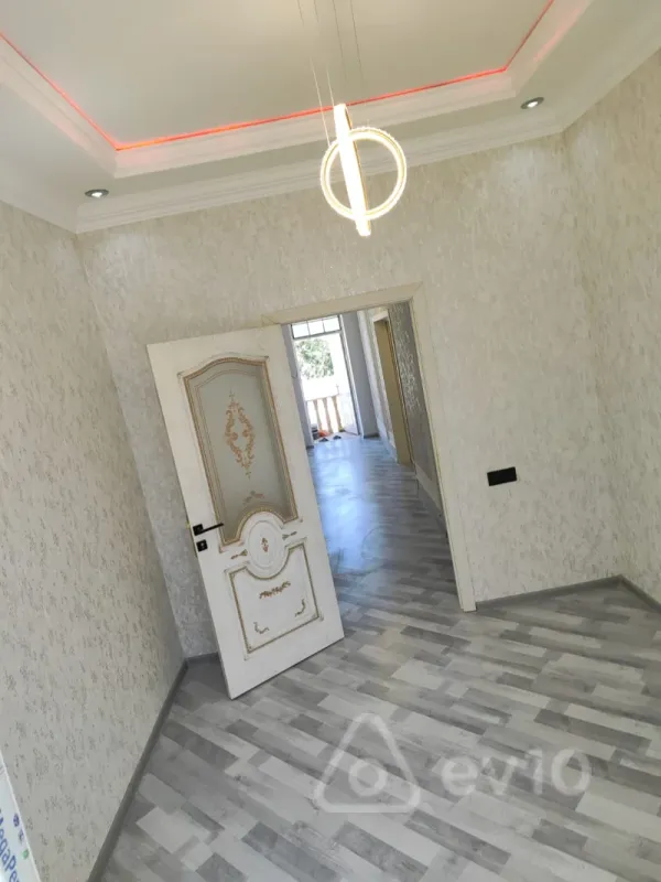 Satılır 4 otaqlı həyət evi 190 m²