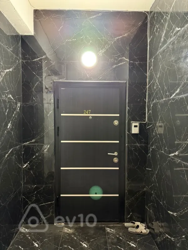 Satılır 3 otaqlı yeni tikili 100 m²