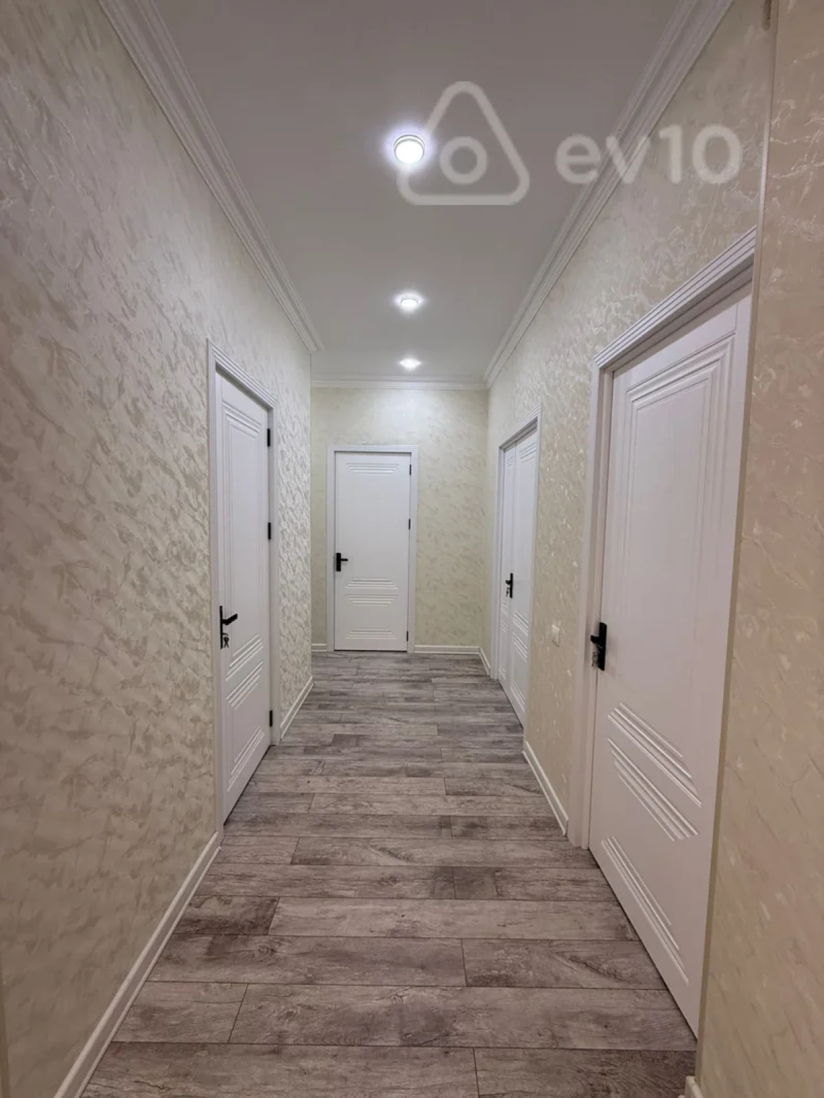 Satılır 3 otaqlı yeni tikili 100 m²