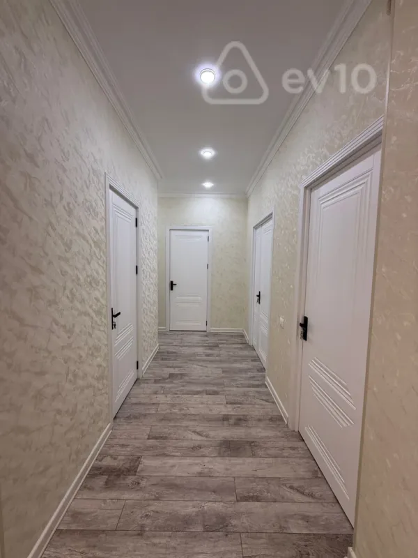 Satılır 3 otaqlı yeni tikili 100 m²