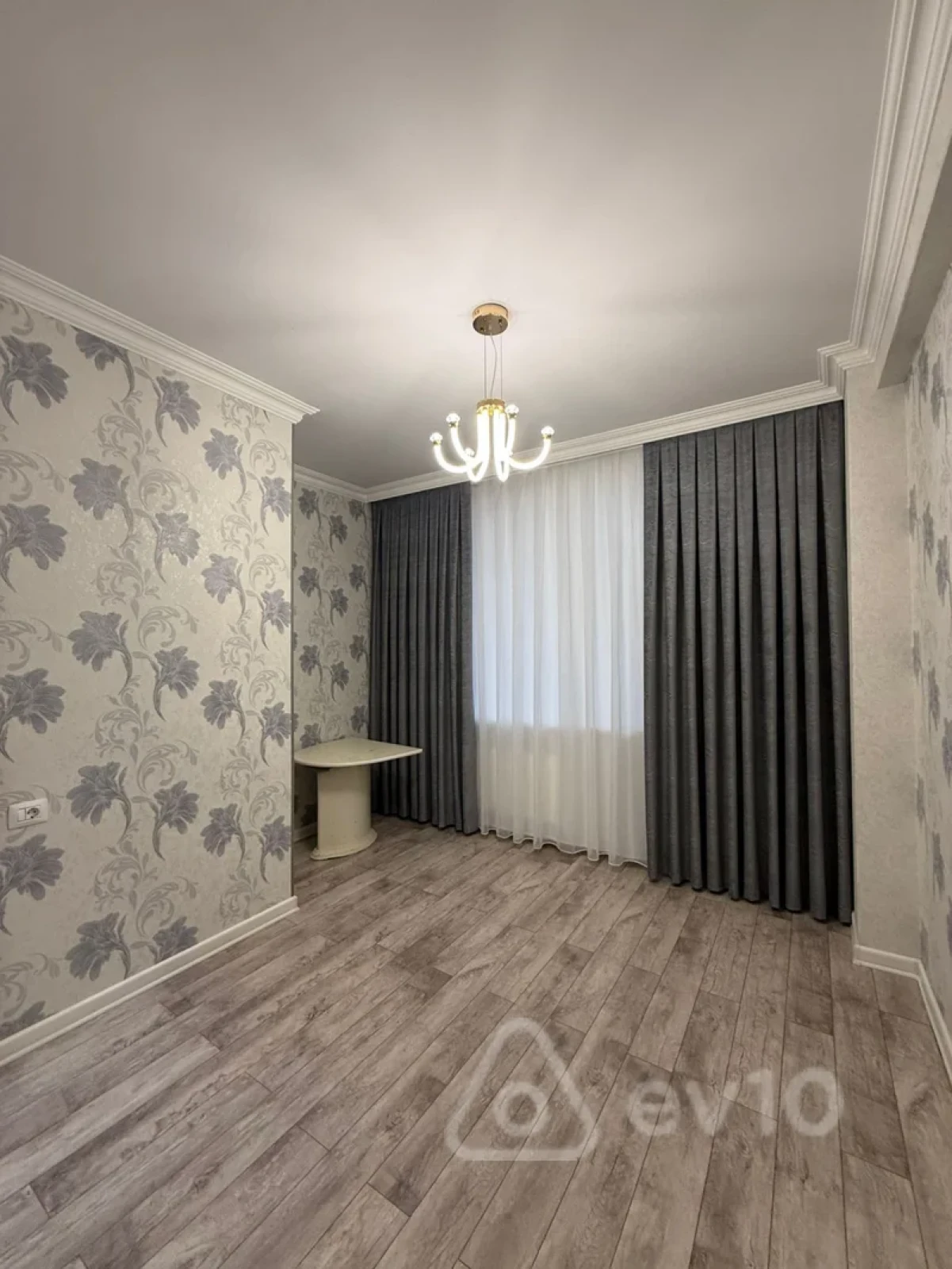 Satılır 3 otaqlı yeni tikili 100 m²