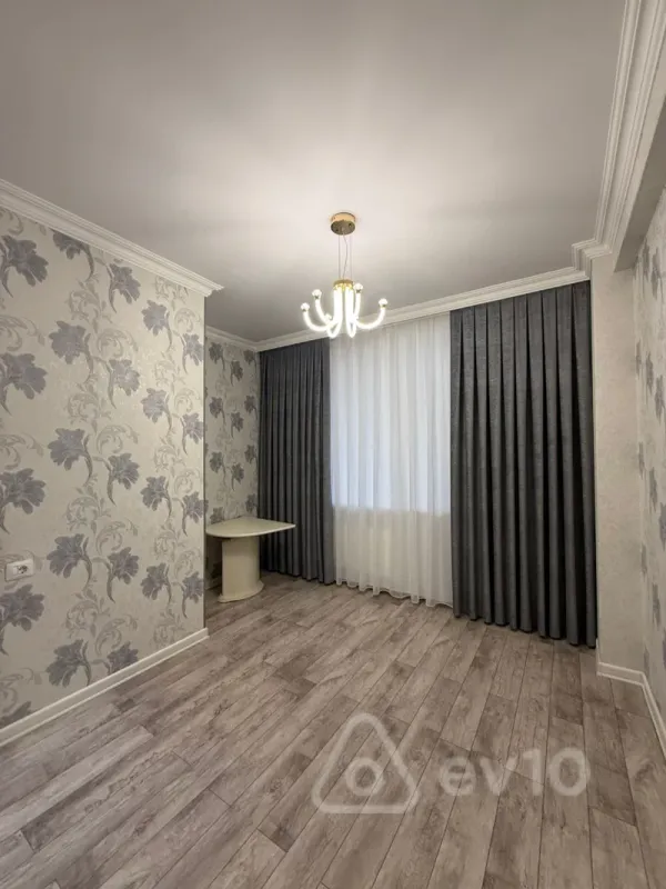 Satılır 3 otaqlı yeni tikili 100 m²